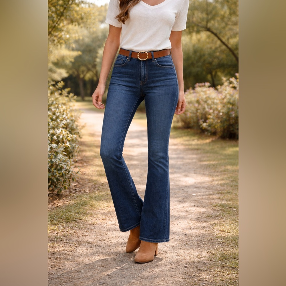 Anthropologie Pilcro Dark Wash Slim Flare Jeans | Subtle Bootcut‎ Straight Fit